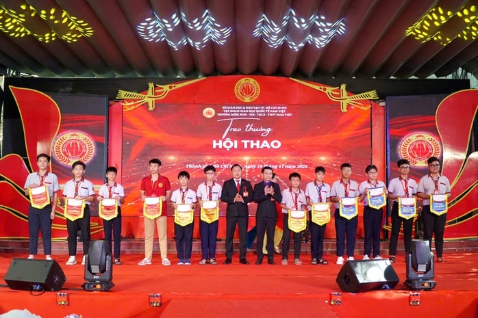 Rạng ngời ánh mắt cô, trò ngày Nhà giáo Việt Nam  - Ảnh 9.