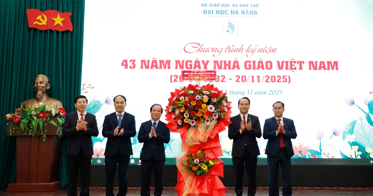 Đại học Đà Nẵng tôn vinh cá nhân, tập thể tiêu biểu