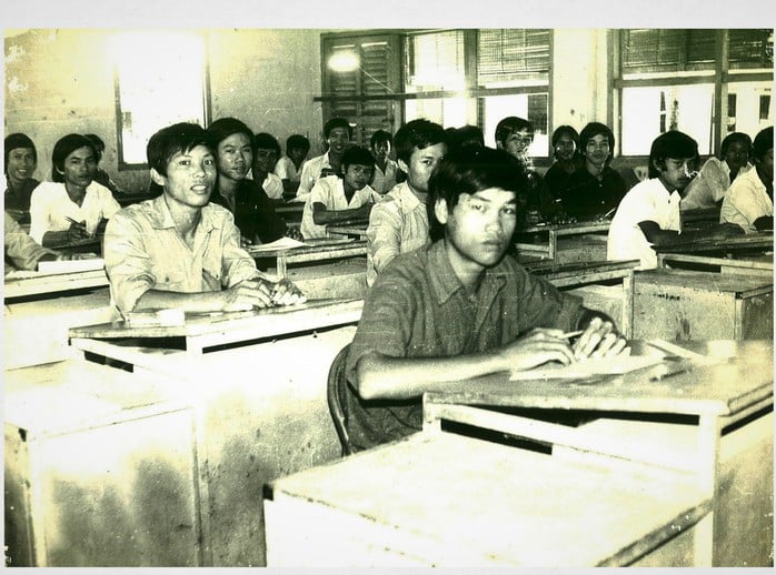 Kỷ niệm ngày 20-11: Dấu ấn 49 năm của Trường Cao đẳng Điện lực Thành phố Hồ Chí Minh - Ảnh 3.