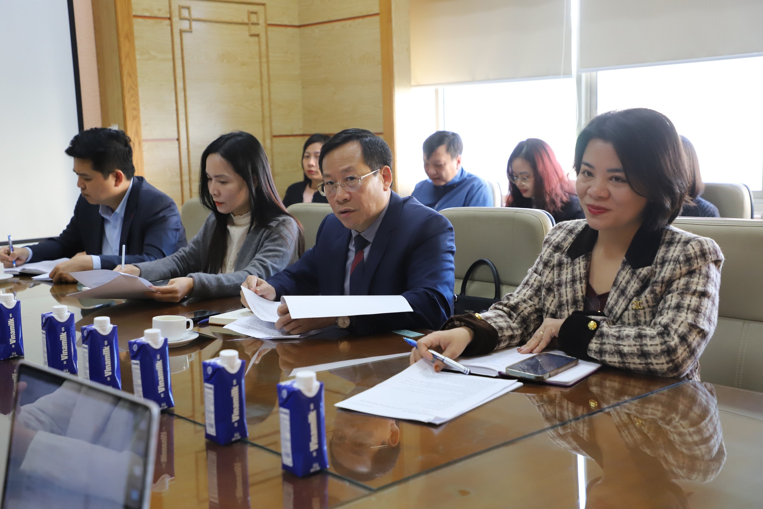 Thứ trưởng Bộ Y tế Lê Đức Luận tiếp đoàn Ngân hàng Phát triển Châu Á- Ảnh 1.