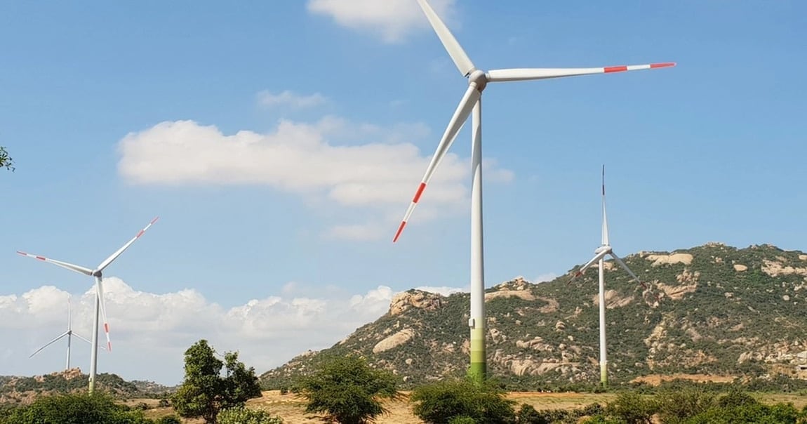 دیوہیکل ٹربائنوں کے ساتھ موئی ڈنہ ونڈ فارم۔