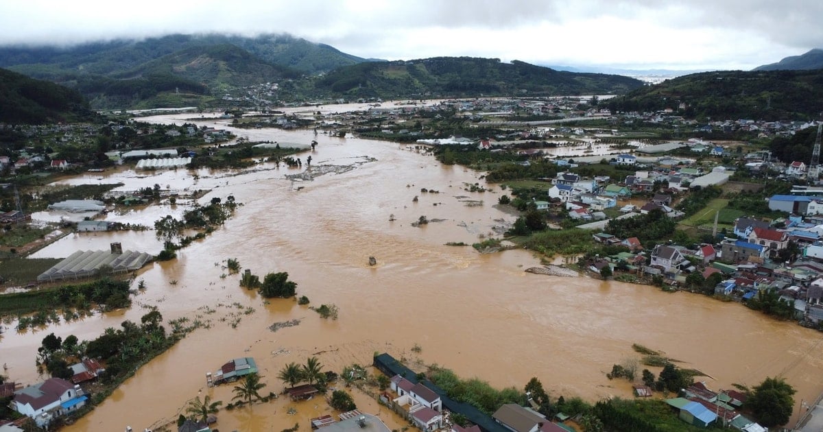 Vựa rau lớn nhất Lâm Đồng tan hoang sau lũ