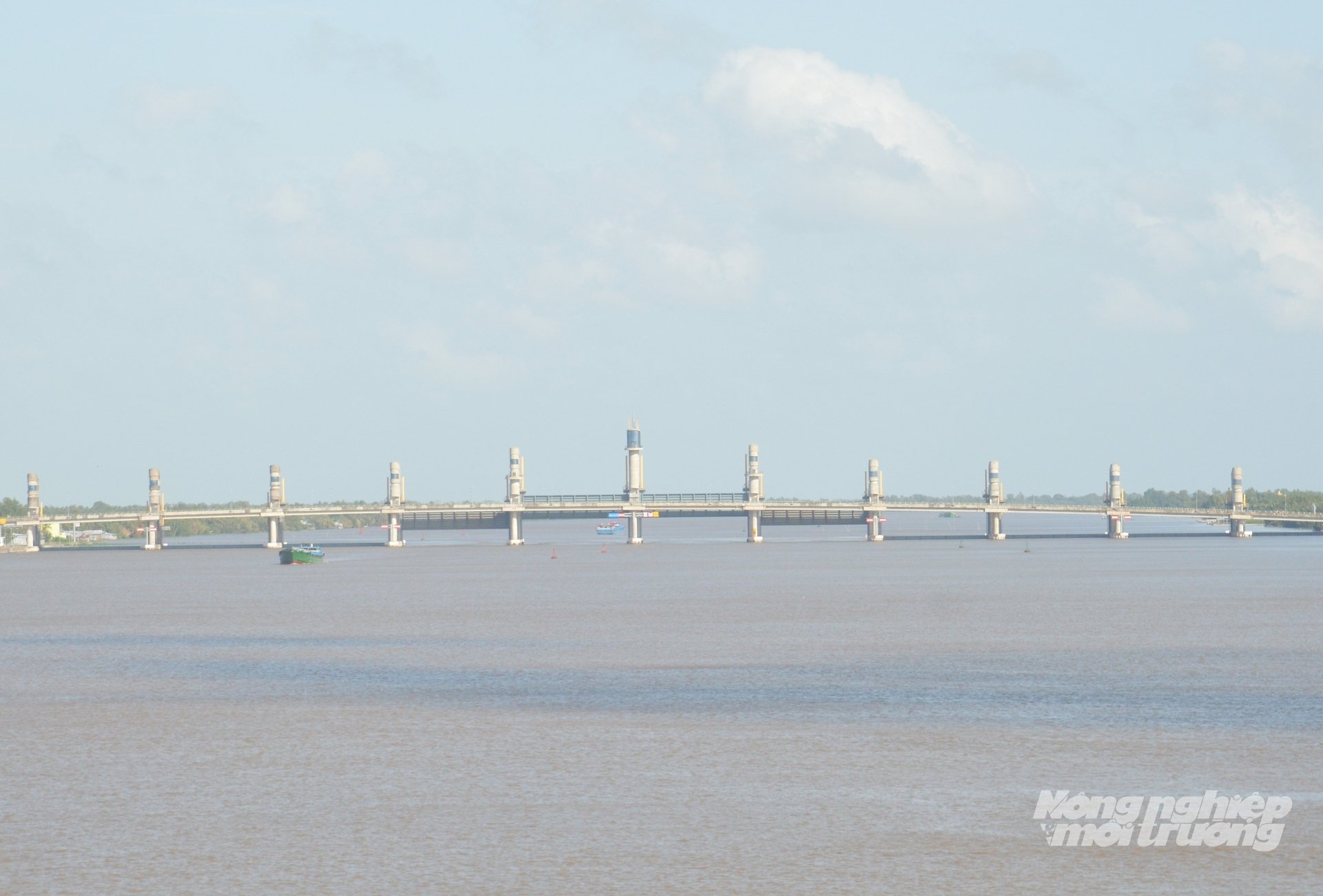 Projeto de irrigação Cai Lon - Cai Be. Foto: Trung Chanh. Công trình thủy lợi Cái Lớn - Cái Bé. Ảnh: Trung Chánh.