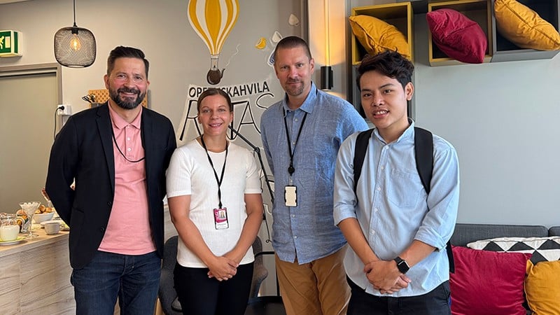 Vietnamesische Schüler und Lehrer der Tampere City Vocational School for Adults (TAKK, Finnland).