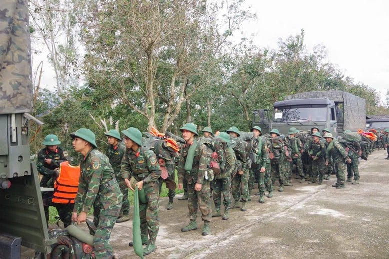 Gia Lai: Hơn 19.200 nhà bị ngập trên 1,5 m, thiệt hại sơ bộ hơn 1.000 tỷ đồng- Ảnh 4.