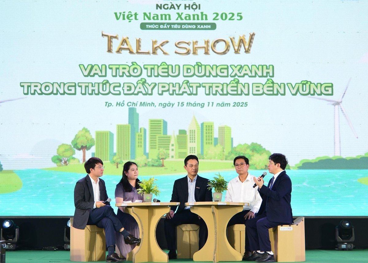 PGS.TS Nguyễn Đình Thọ, Phó viện trưởng Viện Chiến lược, Chính sách Nông nghiệp và Môi trường chia sẻ tại Ngày hội Việt Nam Xanh 2025. Ảnh: BTC.
