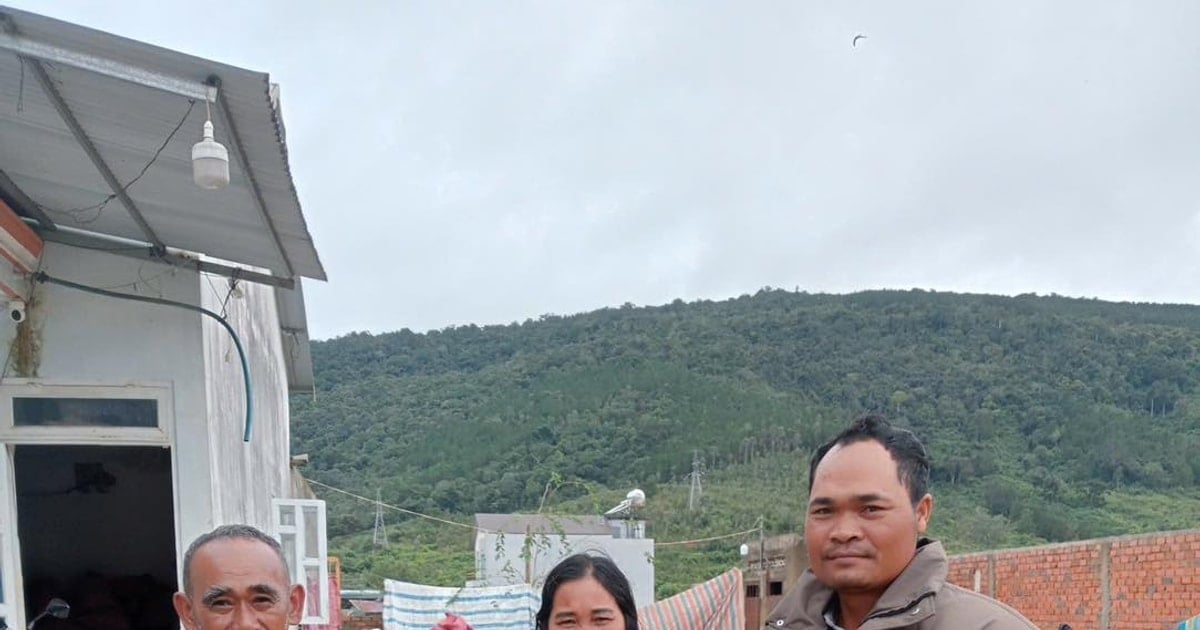 Tuổi trẻ Hiệp Thạnh chia sẻ cùng người dân vùng lũ