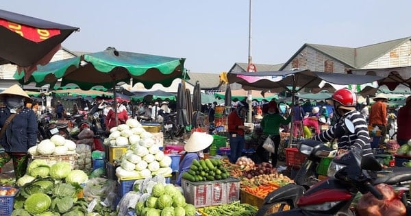 TP Hồ Chí Minh lo thiếu rau, củ, quả do mưa lũ