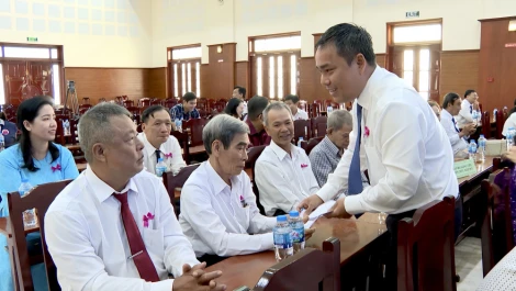 Trường Chính trị tỉnh Tây Ninh họp mặt kỷ niệm 43 năm Ngày Nhà giáo Việt Nam