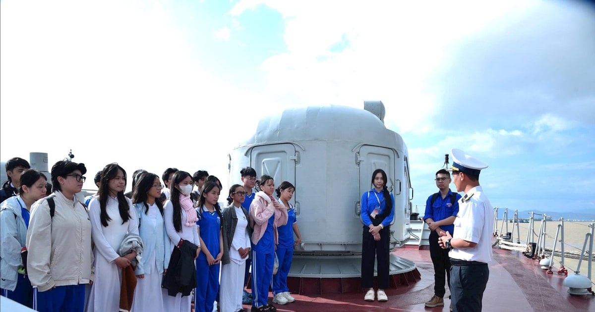 Bồi đắp ý thức chủ quyền, nuôi dưỡng trách nhiệm bảo vệ biển, đảo trong thế hệ trẻ