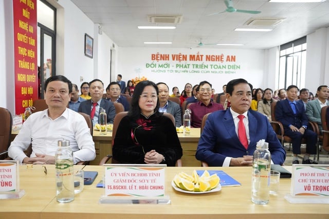 Tôn vinh tân Phó Giáo sư của ngành Y Nghệ An- Ảnh 1.