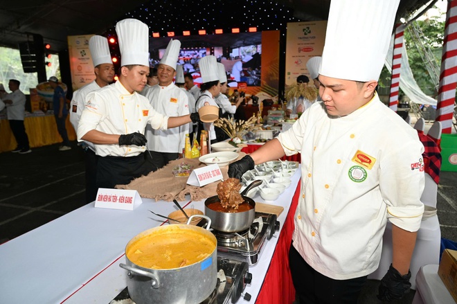 100 món ngon từ gạo, bún vừa lập kỷ lục tại TP HCM có gì hấp dẫn? - Ảnh 8.