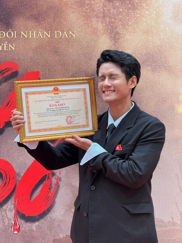  Đình Khang 'Mưa đỏ' nói gì trước những clip đùa giỡn trên mạng? - Ảnh 2.