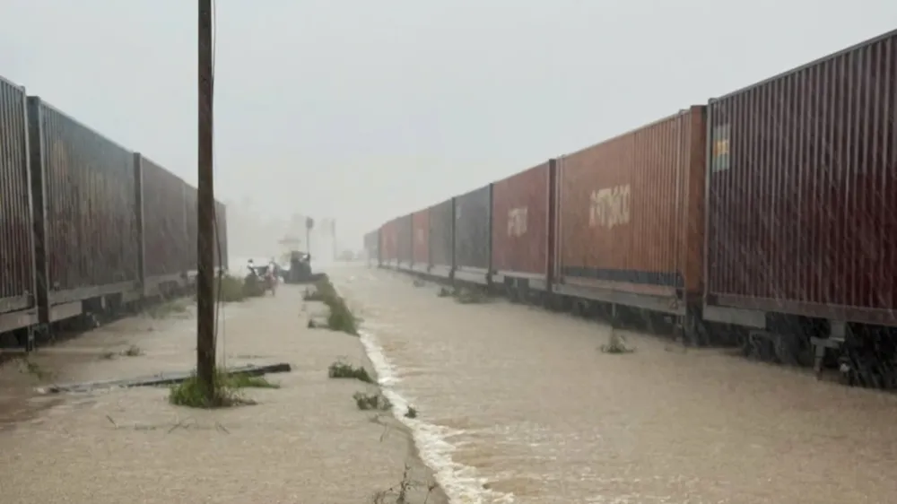 Überschwemmungen beeinträchtigen den Schienenverkehr in der Region Süd-Zentral