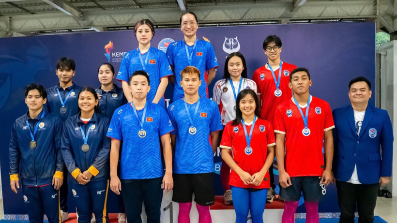 A equipe vietnamita de saltos ornamentais teve um desempenho impressionante no torneio do Sudeste Asiático de 2025. (Foto: Associação Vietnamita de Esportes Aquáticos)