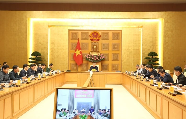 Phó Thủ tướng Thường trực Chính phủ Nguyễn Hòa Bình dự tại điểm cầu trụ sở Chính phủ. Ảnh: VGP.