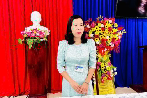 Cô giáo vùng biên tận tụy