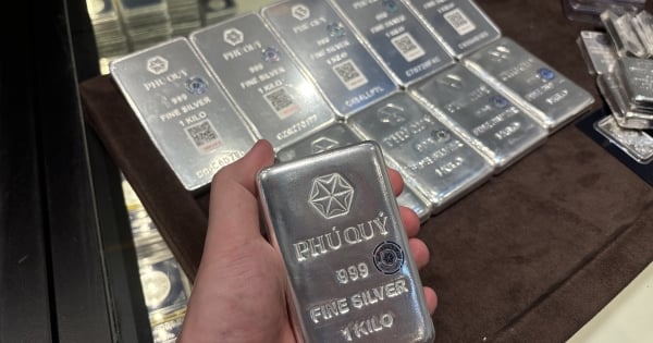 Giá bạc hôm nay 21/11/2025: Bạc suy giảm