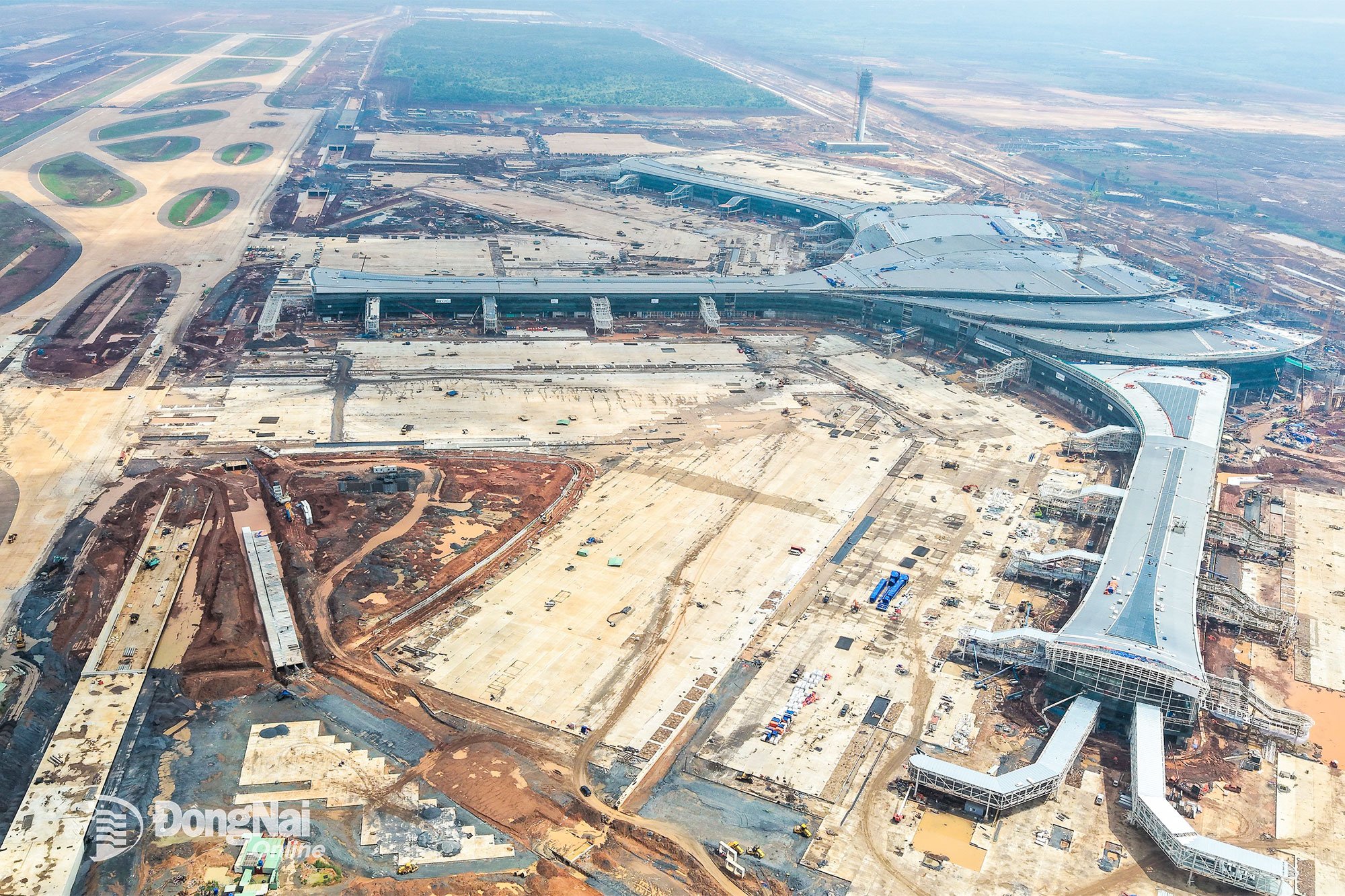 ロンタン空港フェーズ1は、約5年の工事期間を経て、計画通り2025年12月19日に開業予定。写真：ファム・トゥン