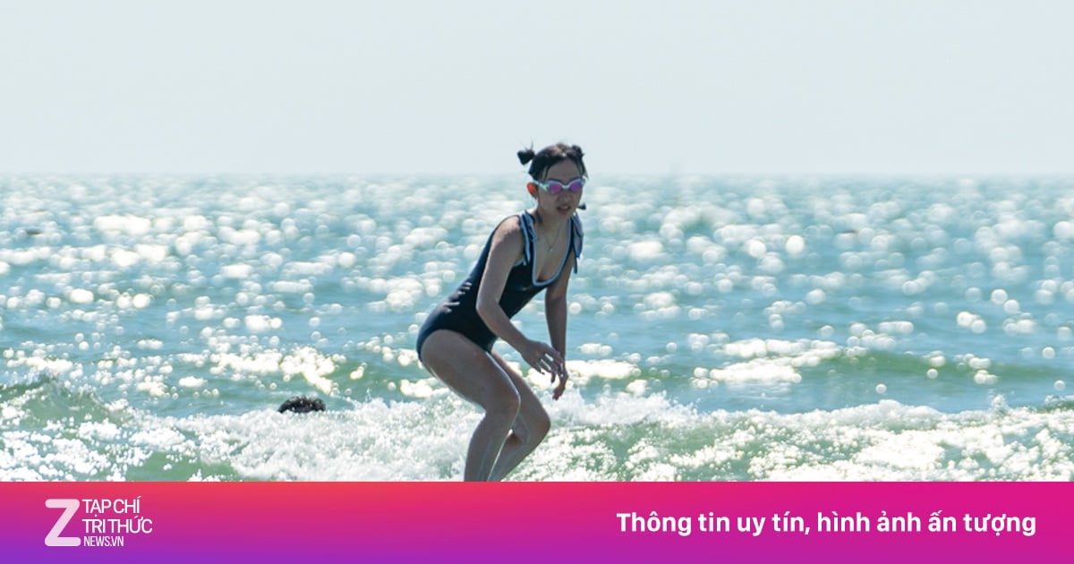 Rợp khách Tây trên biển Mũi Né