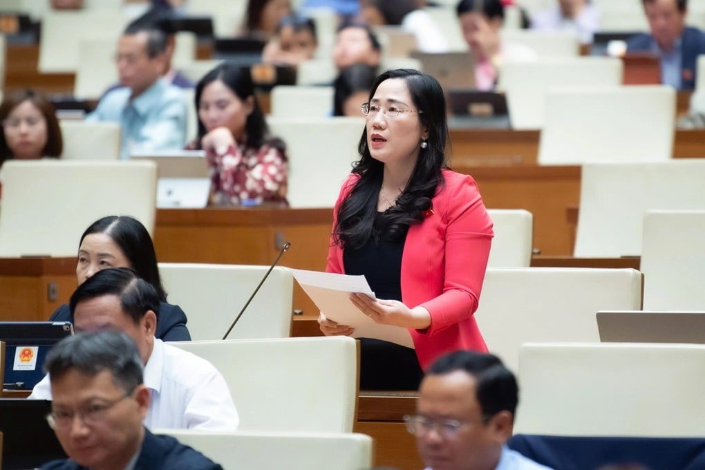 Delegaci mówią o tym, że wiele szkół nagle wstrzymało nabór do bloku C00-1