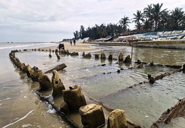 Navio antigo descoberto na costa de Hoi An: Oportunidade de ouro para decifrar a história do comércio - Foto 3.