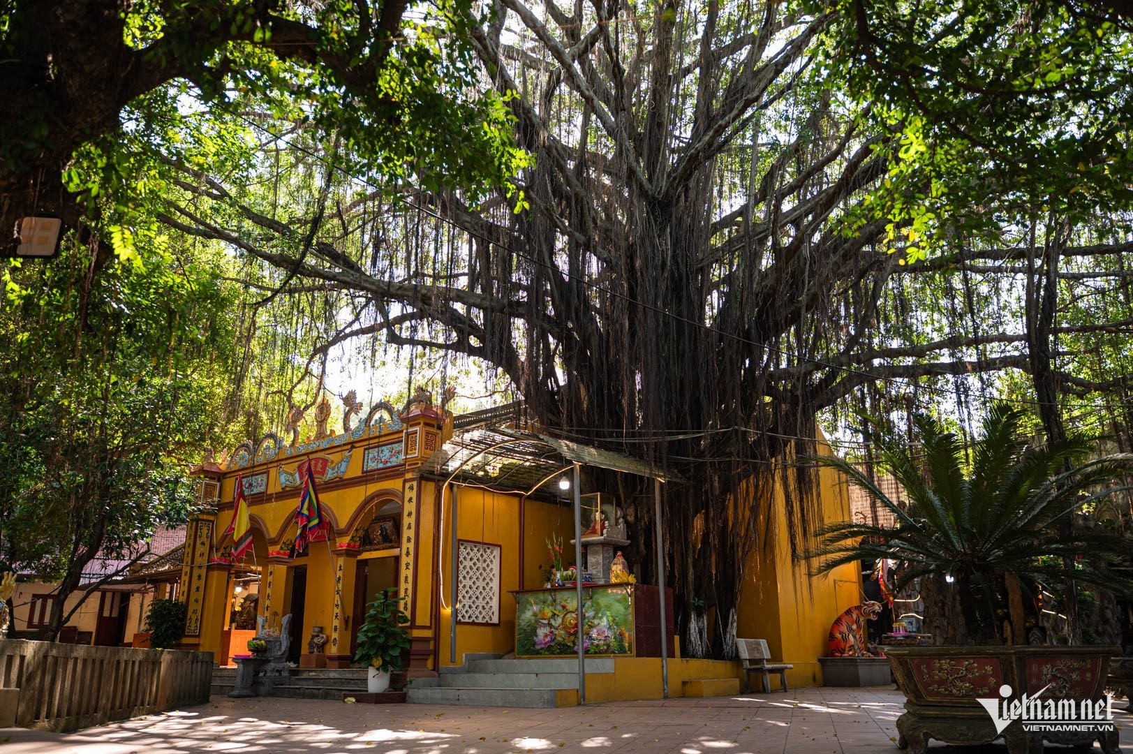 W-templom és jáde kút.jpg