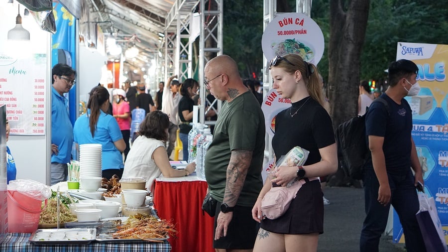 Siết chặt an toàn thực phẩm ở ngày hội món ngon từ bún ở TP.HCM- Ảnh 2.