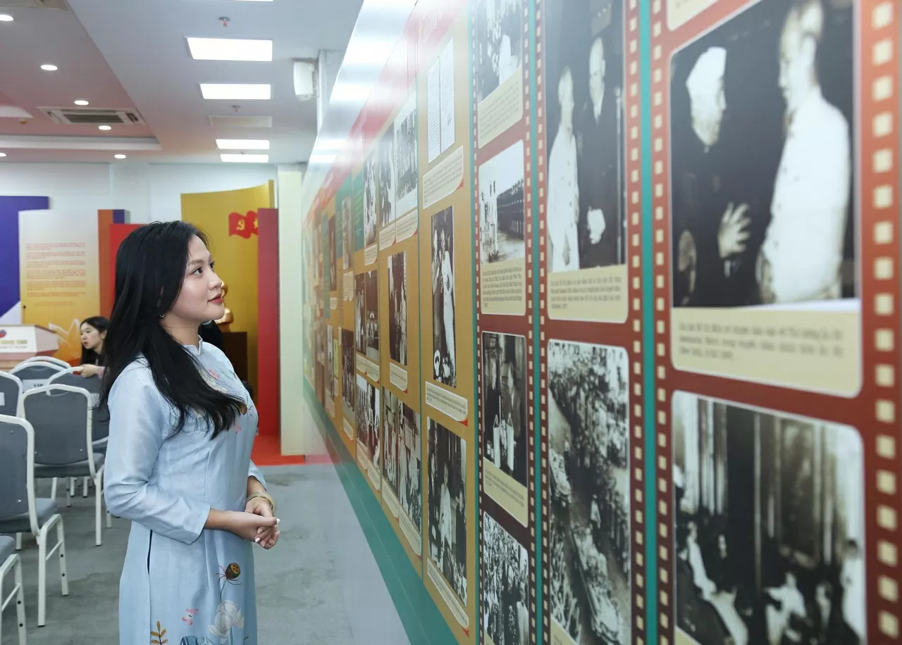 Học viện Ngoại giao tổ chức Triển lãm về Chủ tịch Hồ Chí Minh nhân Ngày Nhà giáo Việt Nam