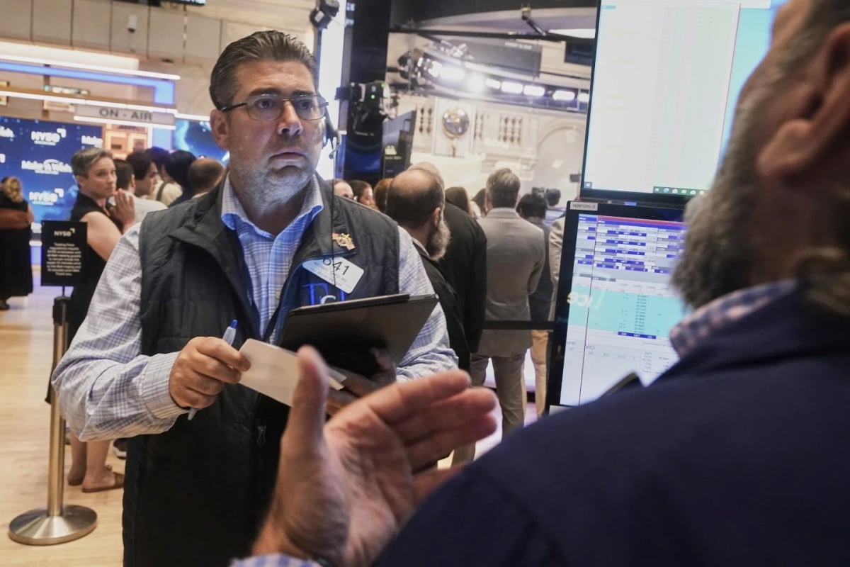 Cú trượt mạnh của Nasdaq kéo thị trường vào chế độ phòng thủ