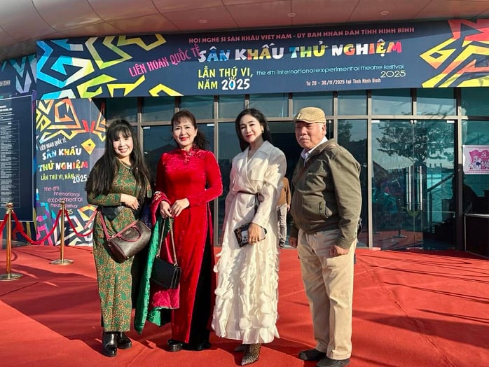 Lễ diễu hành nghệ thuật đường phố Ninh Bình - dấu ấn đẹp tại Festival sân khấu thử nghiệm - Ảnh 3.