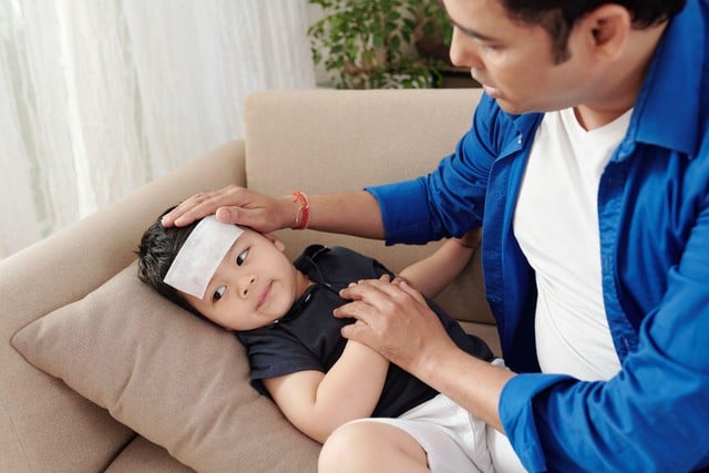 Thời tiết giao mùa trẻ rất dễ ốm, làm sao để tăng cường miễn dịch cho con?- Ảnh 1.