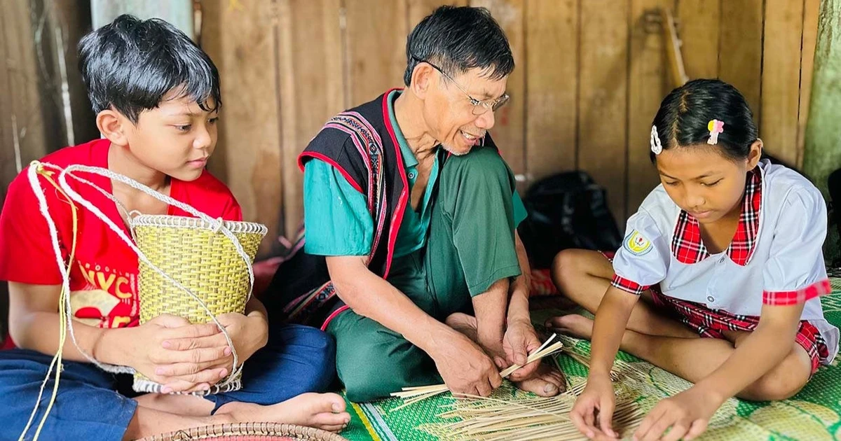 Nghệ nhân đa tài ở làng T2