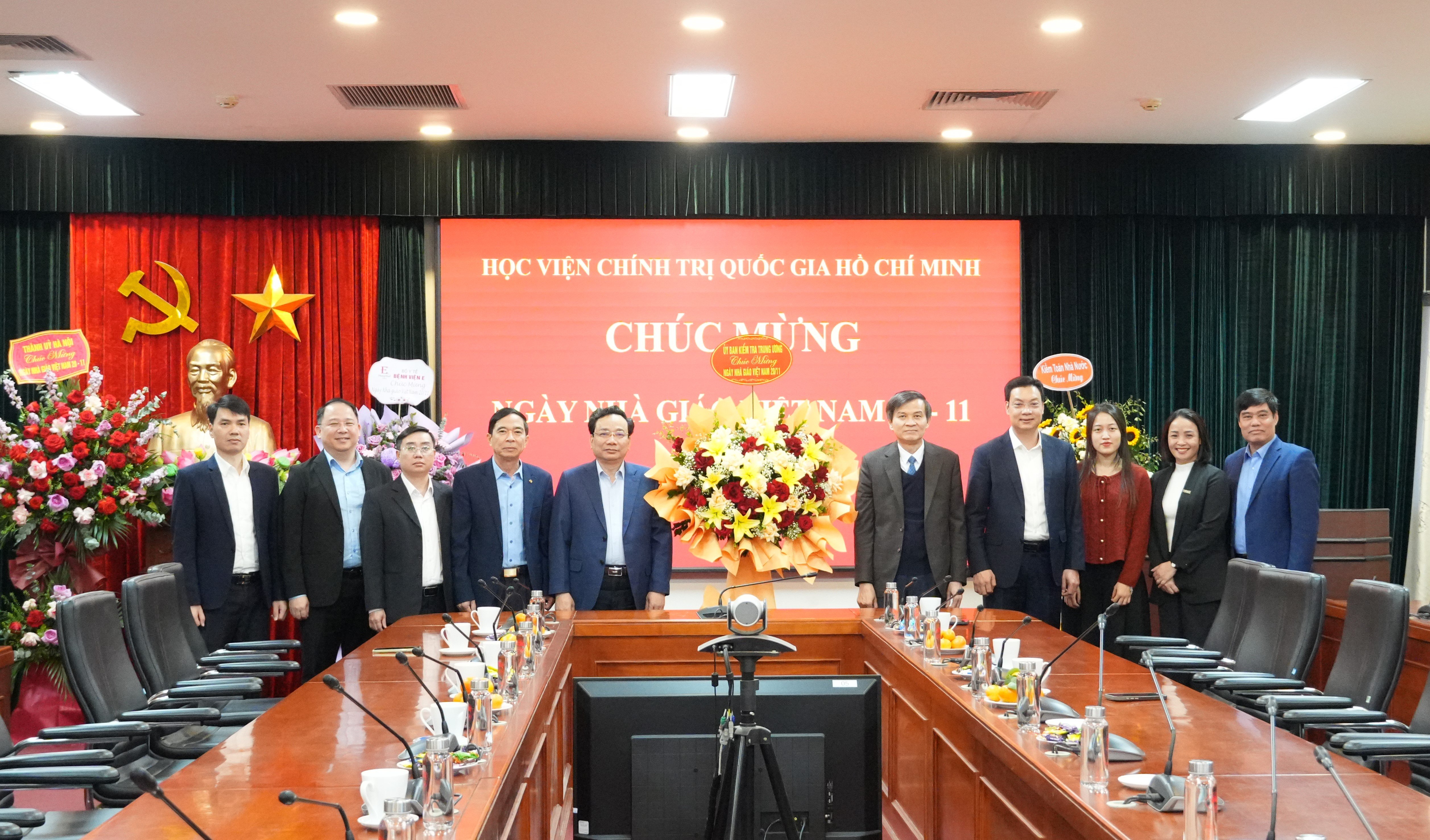 Lãnh đạo UBKT Trung ương chúc mừng Học viện Chính trị Quốc gia Hồ Chí Minh và Đại học Quốc gia Hà Nội nhân ngày Nhà giáo Việt Nam 20/11