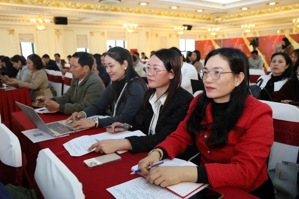 Mejorar las habilidades y la experiencia en el trabajo informativo de base.