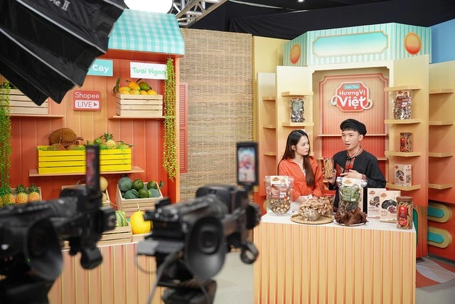 Livestream bán đặc sản Thái Nguyên trên Shopee thu hút triệu lượt xem