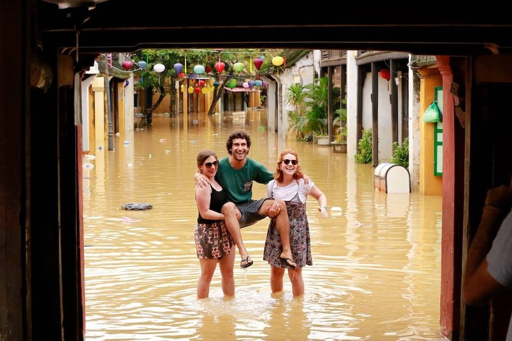 Du lịch miền Trung: Cần xây dựng thiết chế an toàn cho du khách - Ảnh 1.
