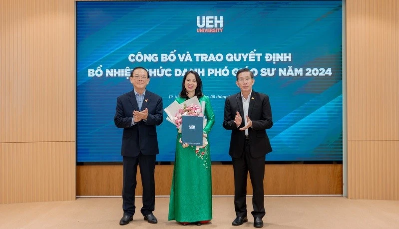 Đề xuất thí điểm tự công nhận GS, PGS: Cần lộ trình và quy chuẩn rõ ràng