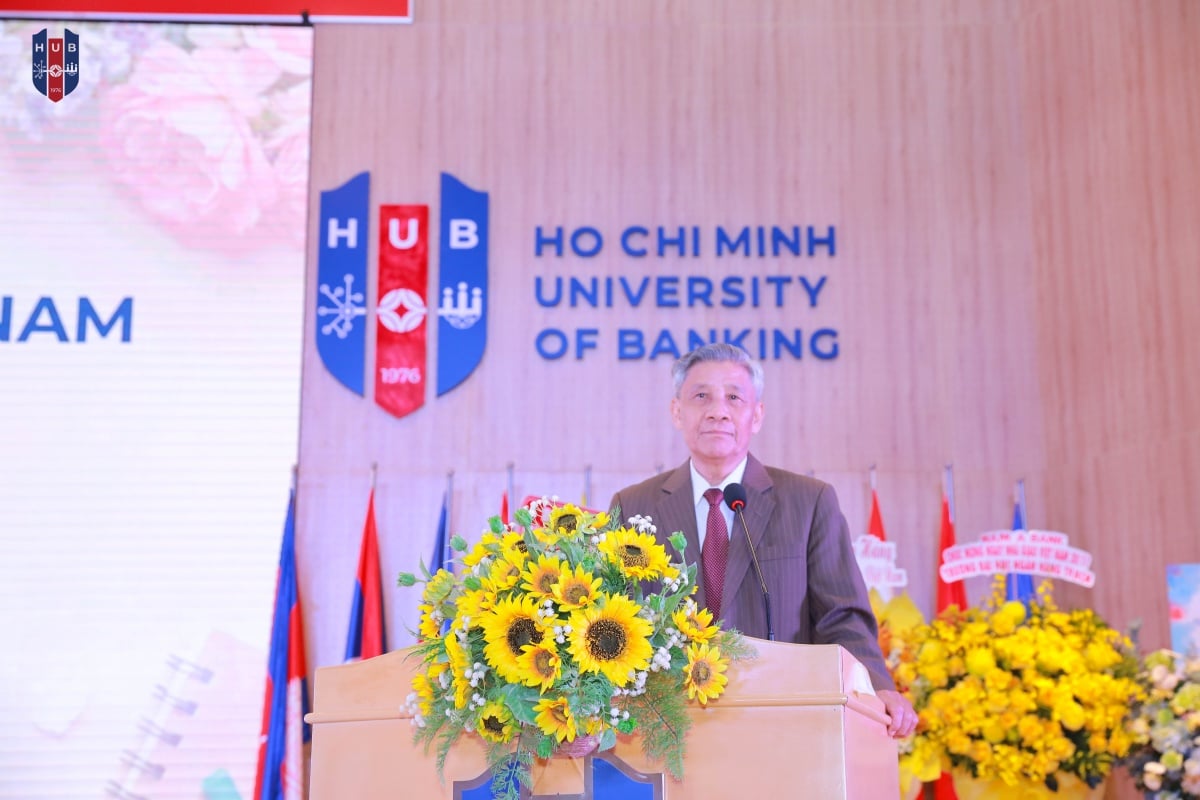 Trường Đại học Ngân hàng TP. Hồ Chí Minh kỷ niệm 43 năm ngày Nhà giáo Việt Nam