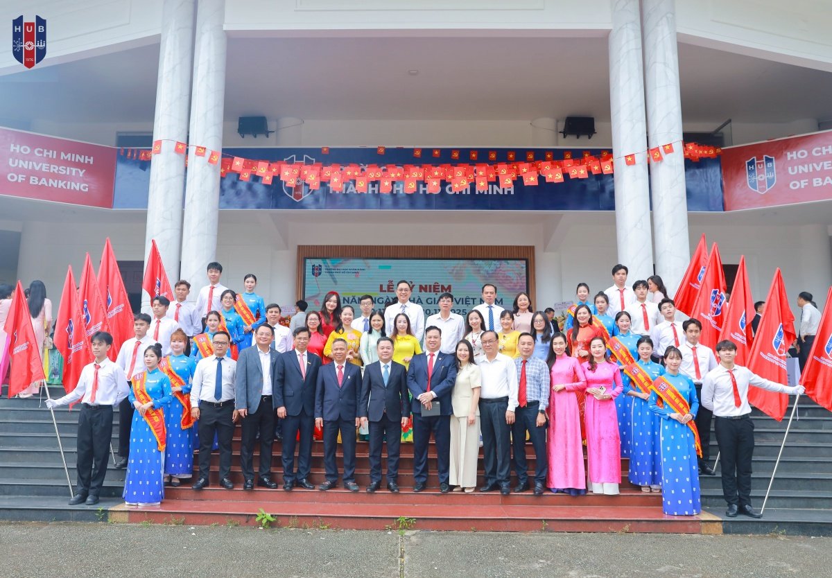 Trường Đại học Ngân hàng TP. Hồ Chí Minh kỷ niệm 43 năm ngày Nhà giáo Việt Nam