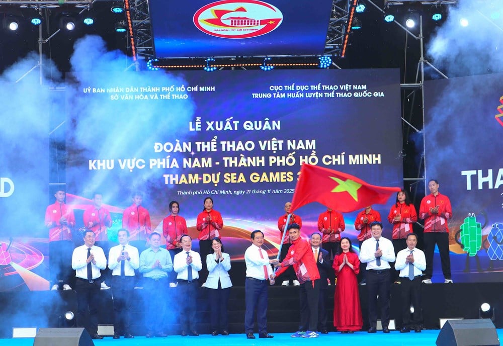 جنوبی علاقے میں ویتنامی کھیلوں کے وفد نے 33ویں SEA گیمز میں شرکت کے لیے فوجیوں کو روانہ کرنے کی تقریب منعقد کی - تصویر 7