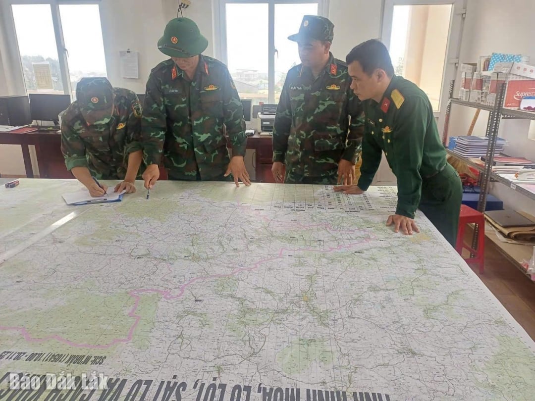 The Command of Defense Zone 4 - MDrăk discussed plans to adjust to the practical situation.