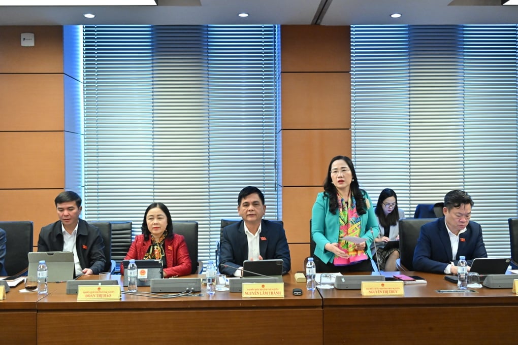 گلوکاروں کو گاتے ہوئے سننا، یہ نہ جانے کہ یہ اصلی ہے یا AI، AI کے ذریعہ تیار کردہ مصنوعات پر لیبل لگانے کی ضرورت ہے - 3