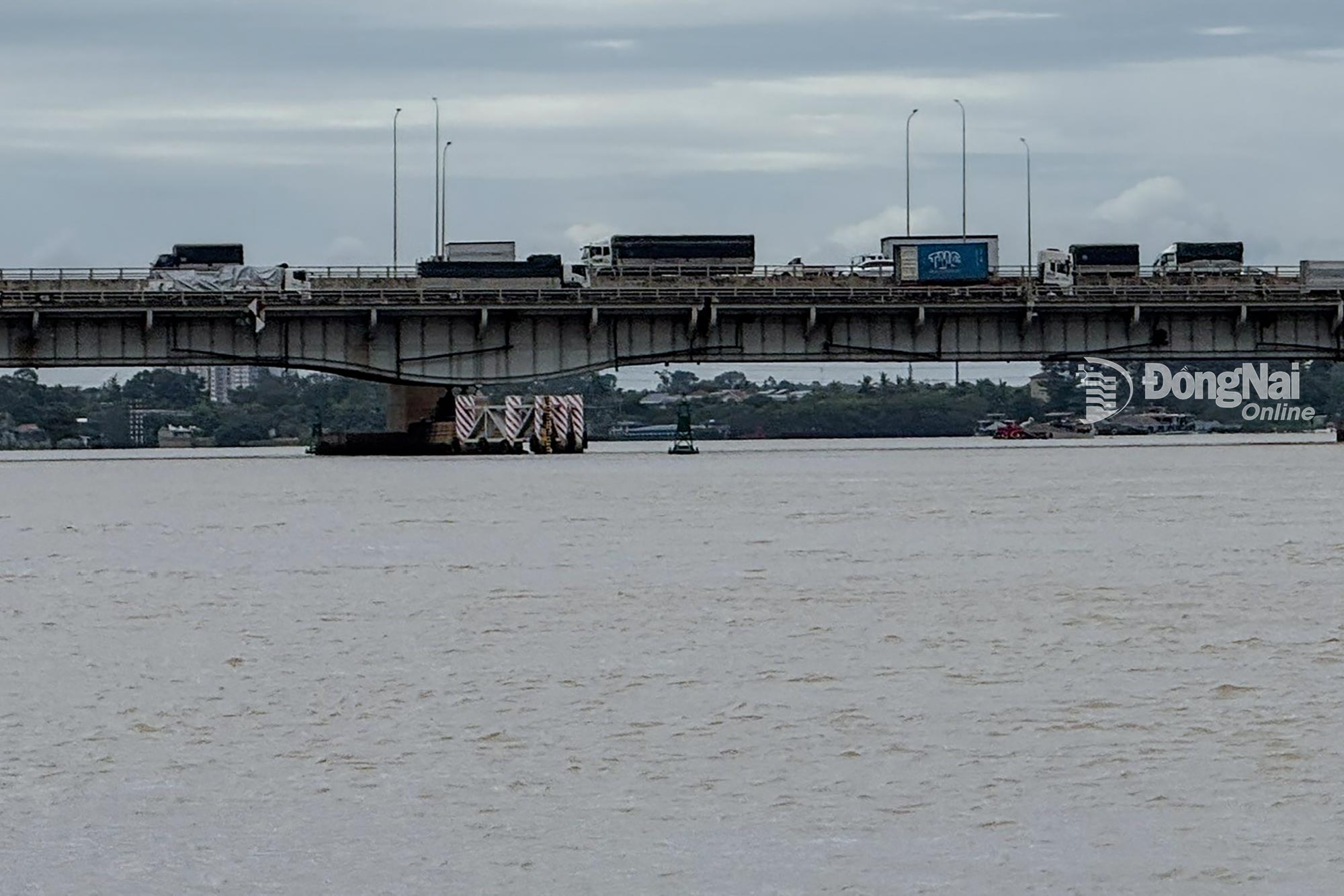 I de nedre delene av Dong Nai-elven stiger den maksimale vannstanden i dag, 21. november, gradvis, til nær beredskapsnivå 2. Illustrasjonsfoto: Dang Tung