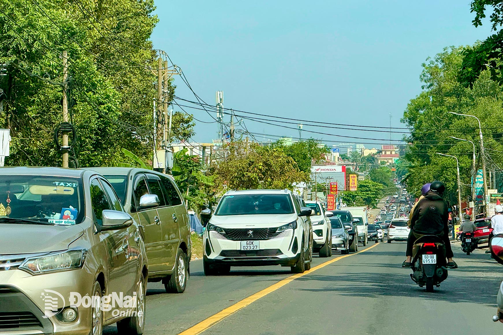 Sớm giải quyết ùn tắc trên tuyến đường Bùi Văn Hòa