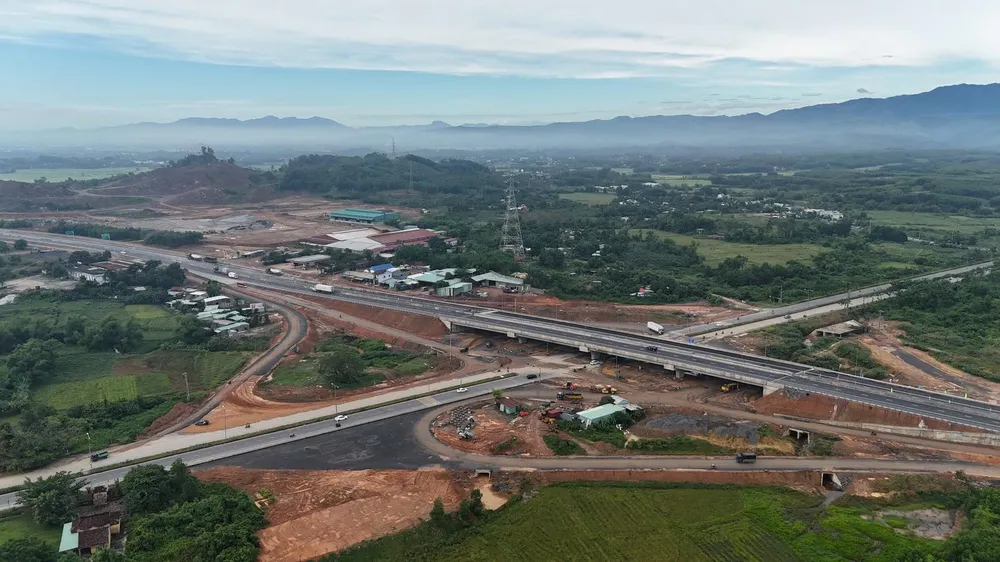 Bauprojekt Hoa Lien - Tuy Loan Expressway