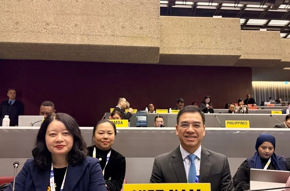 COP11 khẳng định ưu tiên bảo vệ giới trẻ trước tác hại của thuốc lá thế hệ mới