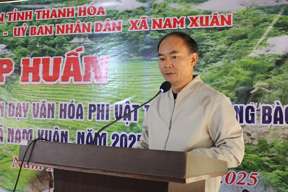 Formación sobre la enseñanza del patrimonio cultural inmaterial en la comuna de Nam Xuan