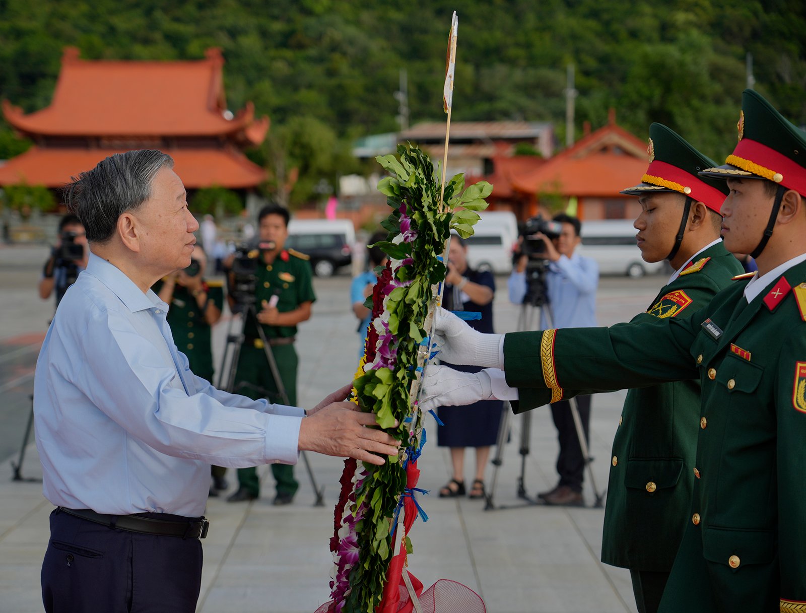 ທ່ານເລຂາທິການໃຫຍ່ To Lam: ເຊື່ອໝັ້ນວ່າ ອານຢາງ ຈະຢືນຢັນທີ່ຕັ້ງຂອງຕົນແມ່ນກຳລັງພັດທະນາຢ່າງຂະຫຍັນຂັນເຄື່ອນຂອງພາກພື້ນ