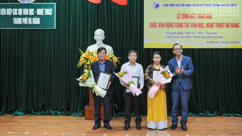 Đà Nẵng: Trao tặng 55 giải thưởng cho các tác phẩm có giá trị nghệ thuật cao